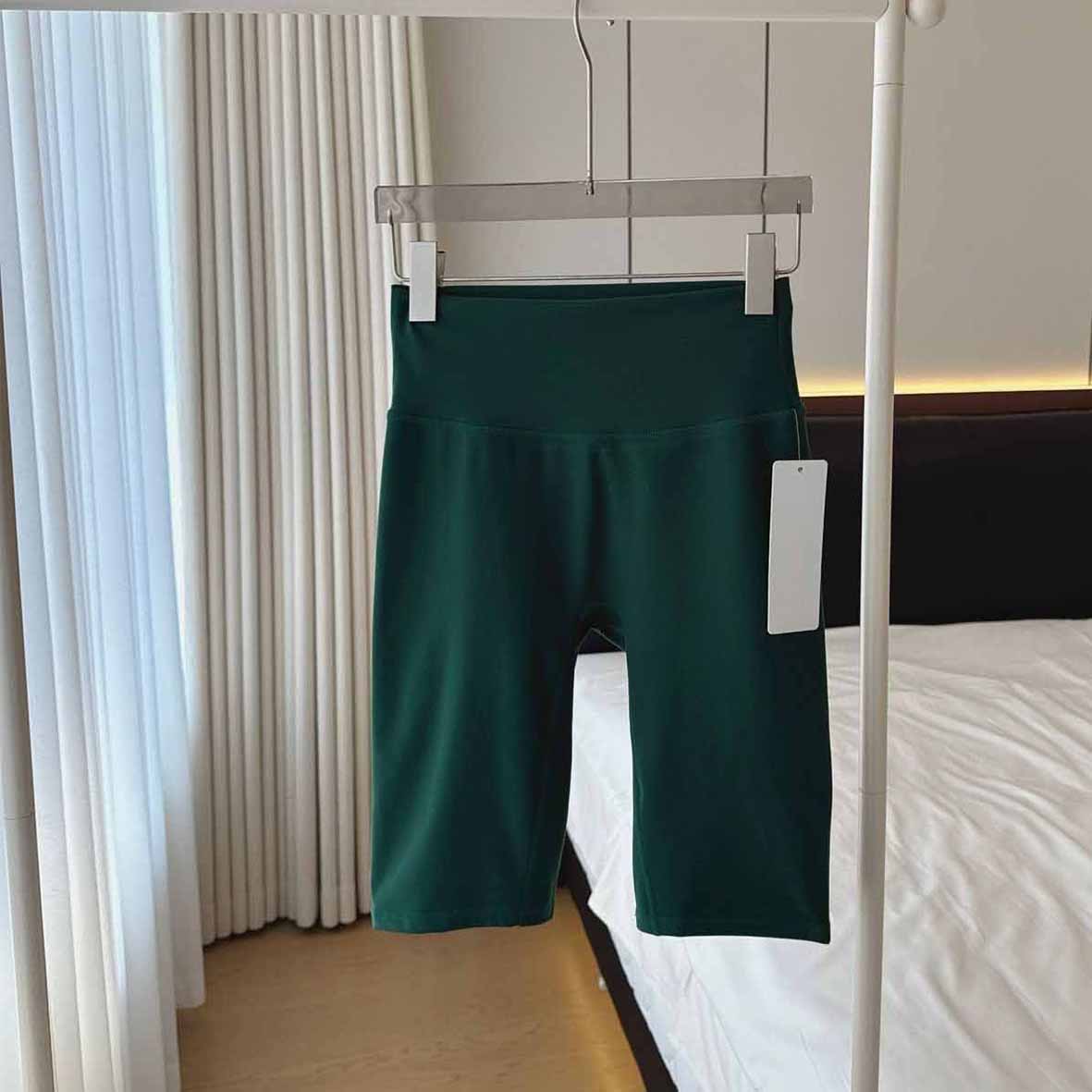 Women's New Yoga Clothes, Casual and Versatile Sports, High Waist Shorts, Five-point Pants, High Elastic Tight Yoga Pants.
