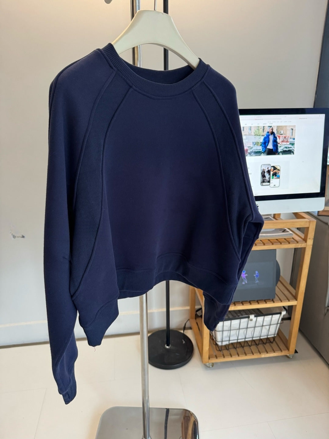 LU Women's round neck wide short sweater