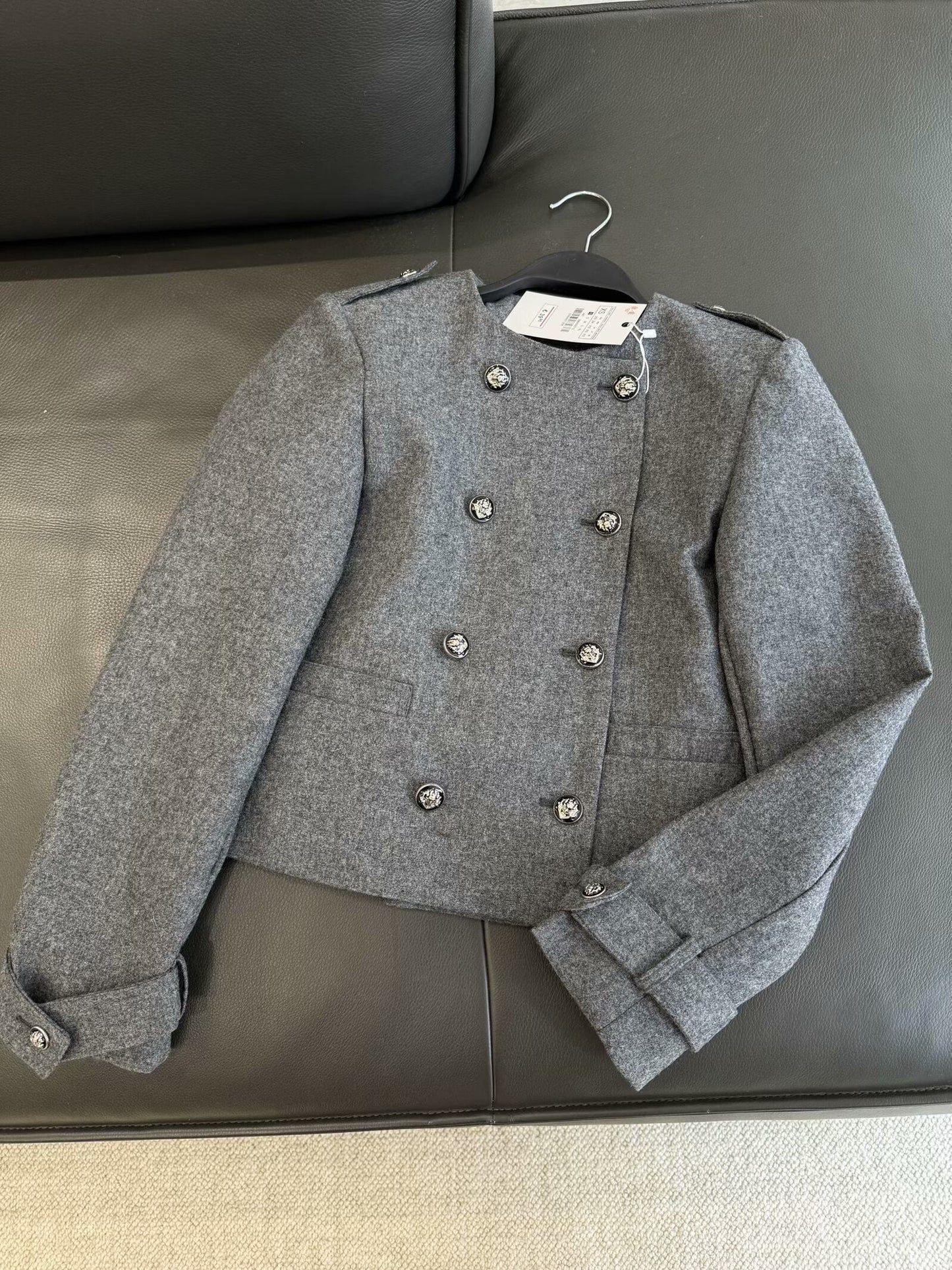 Set Women's 2 Pieces of New Fashion Double-breasted Wool Blended Short Coat Retro Long-sleeved Women's Coat+pleated Design Mini Skirt Set