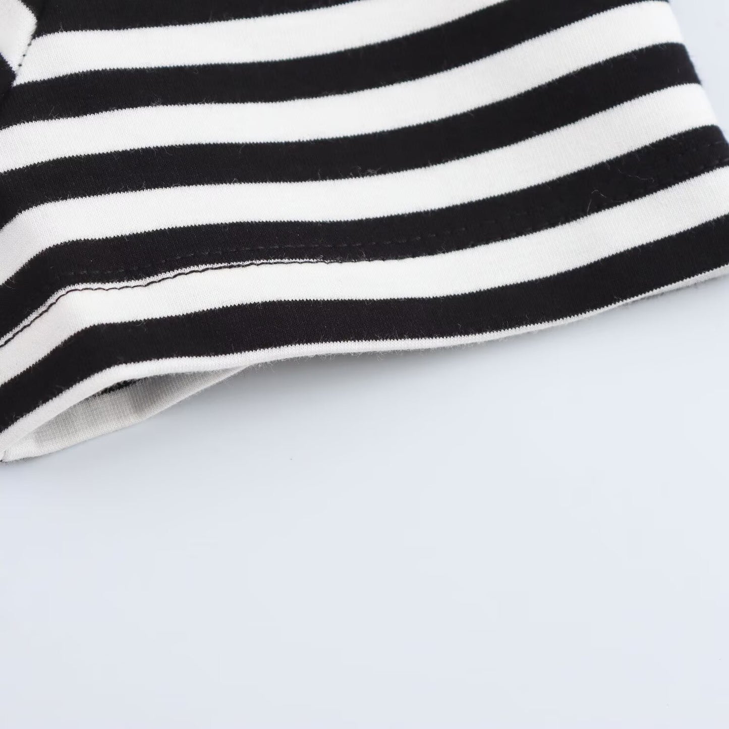 Women's 2025 new fashion slim casual striped T-shirt multi-color basic style O Neck T-shirt top retro short sleeved women's T-shirt chic top