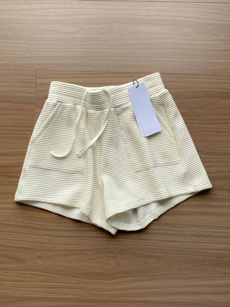 Women's New Fashion, Leisure, Joker Exercise Training, Fitness and Yoga Shorts, Breathable Pants for Women Running in Summer.