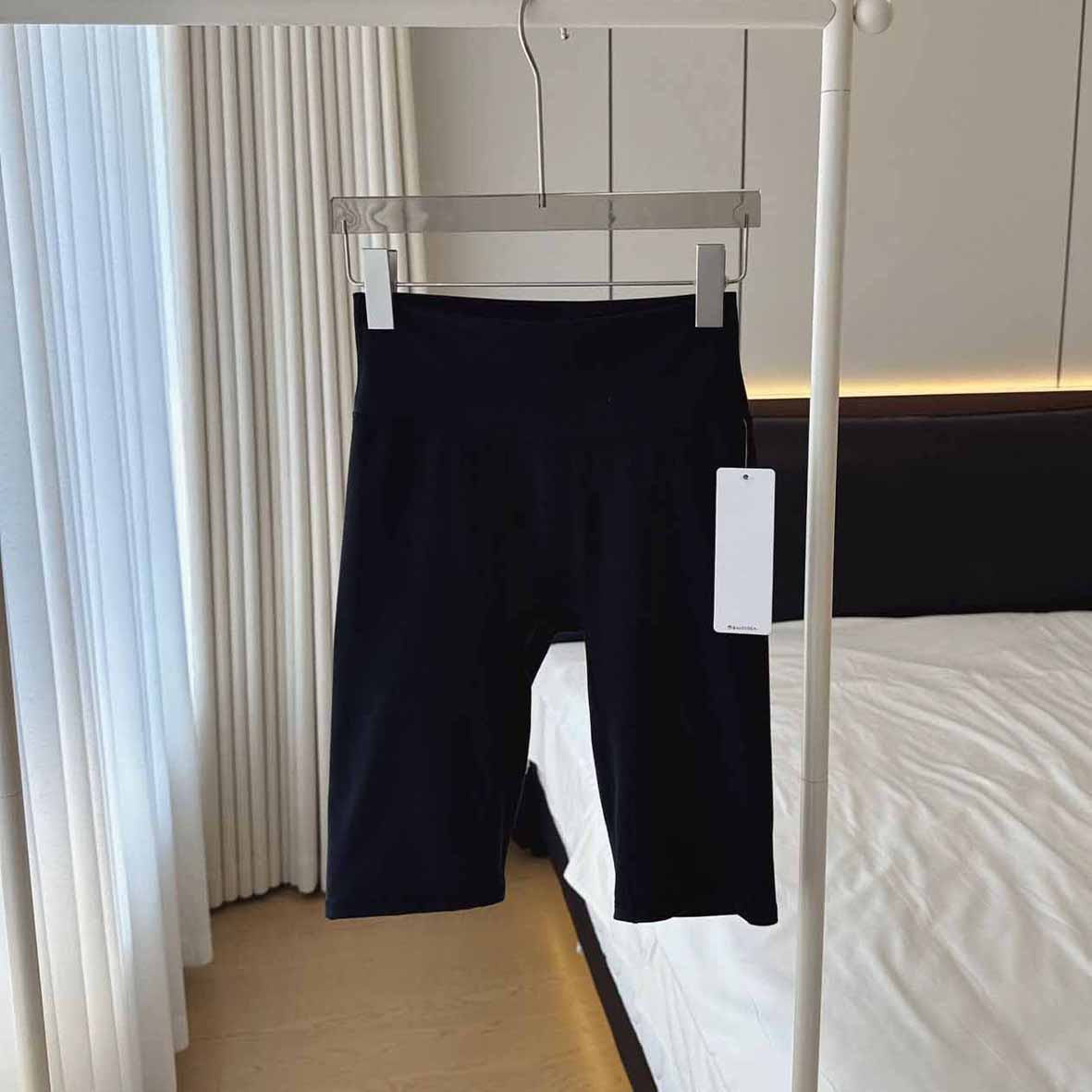 Women's New Yoga Clothes, Casual and Versatile Sports, High Waist Shorts, Five-point Pants, High Elastic Tight Yoga Pants.