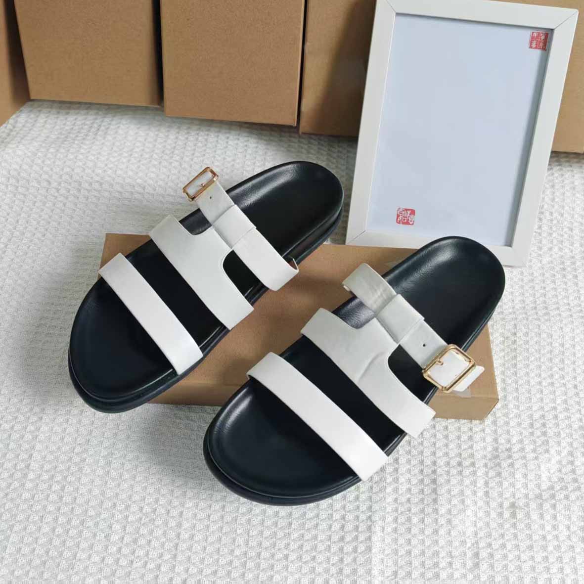 Women's New Fashion Casual Joker Flat Shoes with Leather Sandals and Metal Buckles Women's Flat Sandals and Slippers.