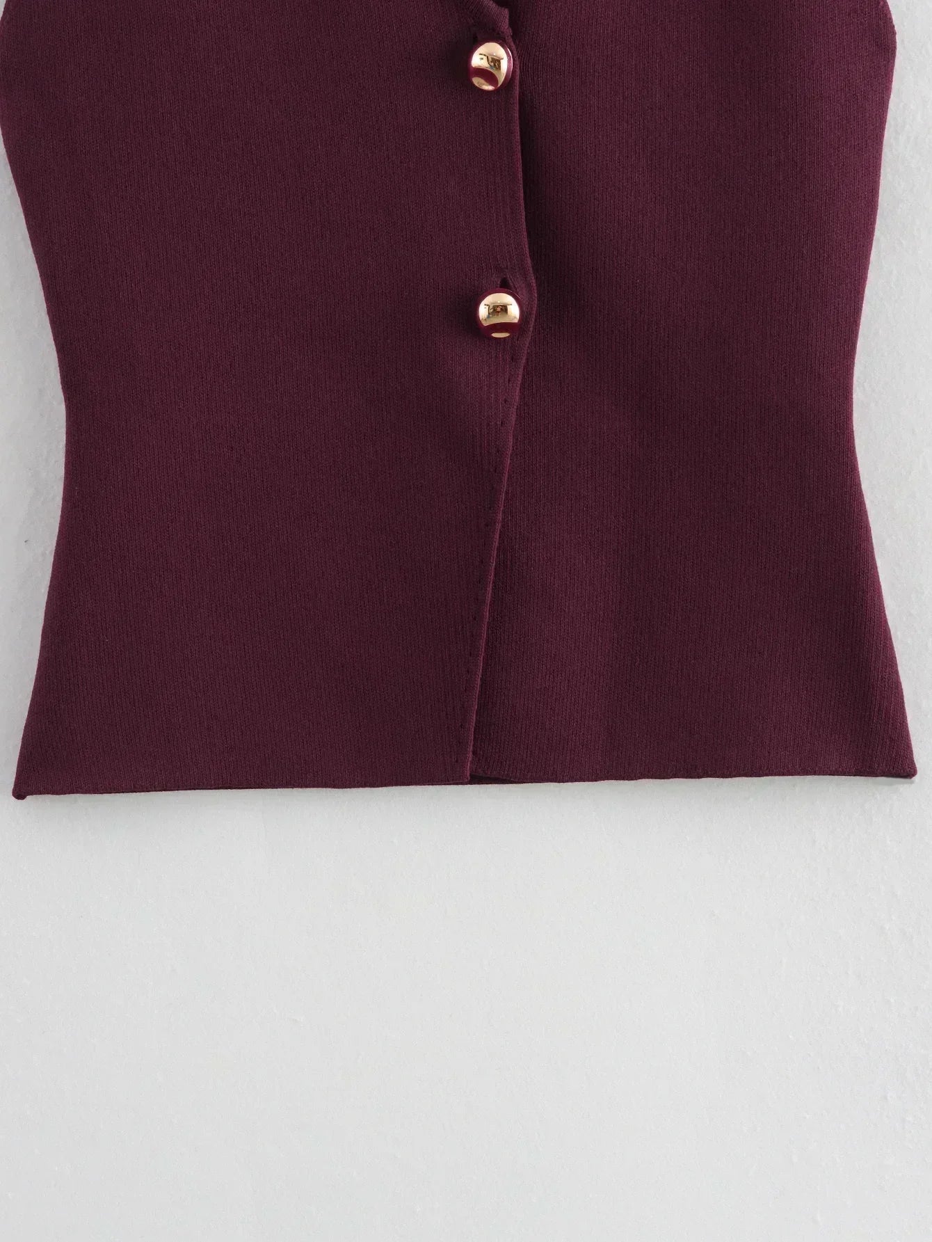 Women's 2024 new fashion gold button decoration slim V Neck vest style knitted top retro sleeveless women's vest chic top