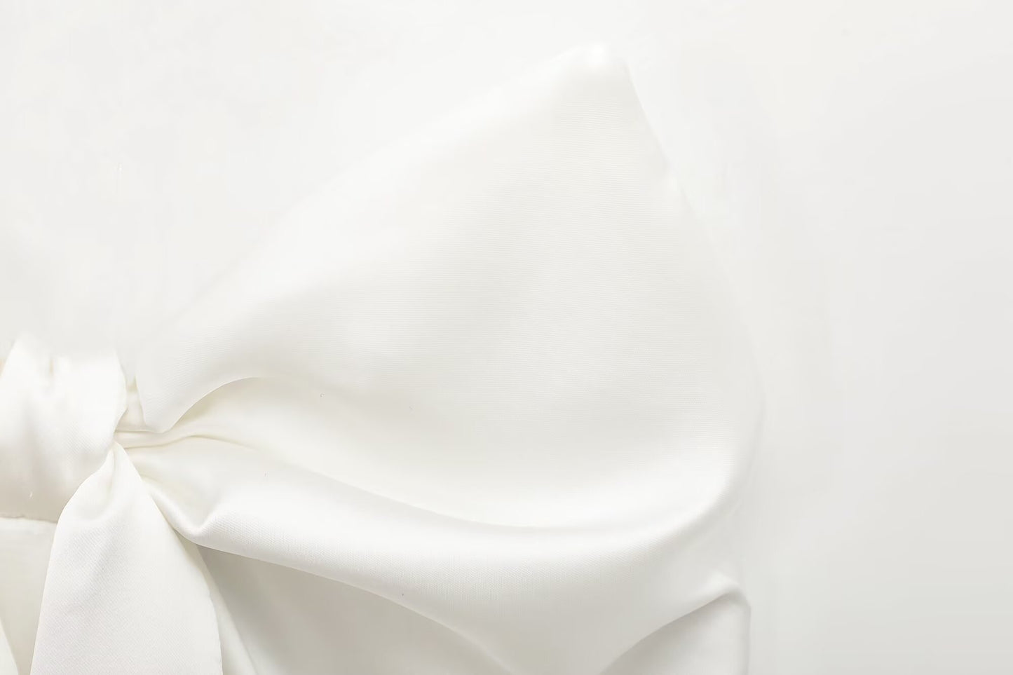 Women's 2025 new fashion bow decoration slim satin texture strapless top retro sleeveless backless women's vest chic top