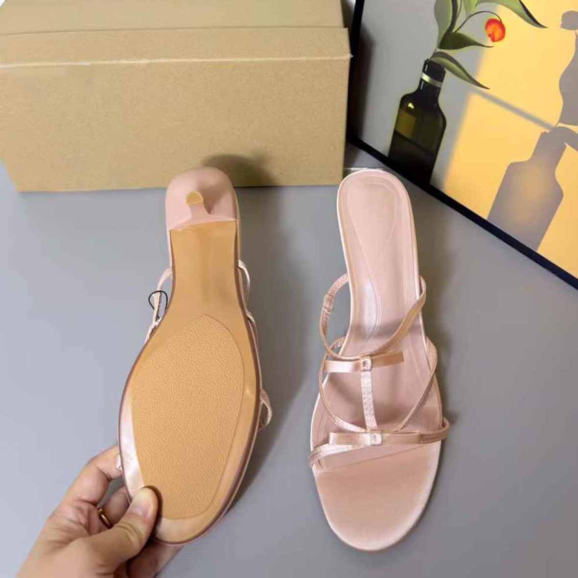 Women's New Fashion Joker Satin Bow with Round Head High-heeled Sandals.