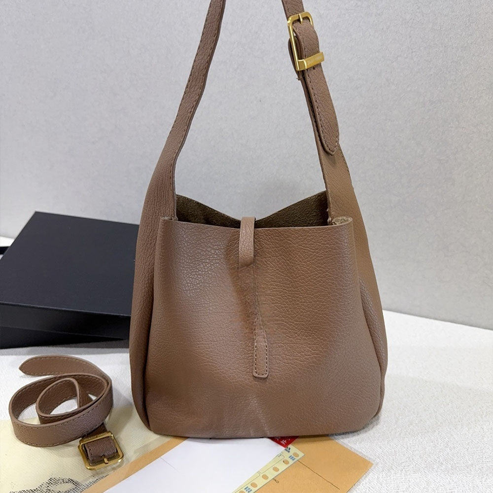 Women's New Temperament Joker Large Capacity Wide Shoulder Strap Shoulder Bag.