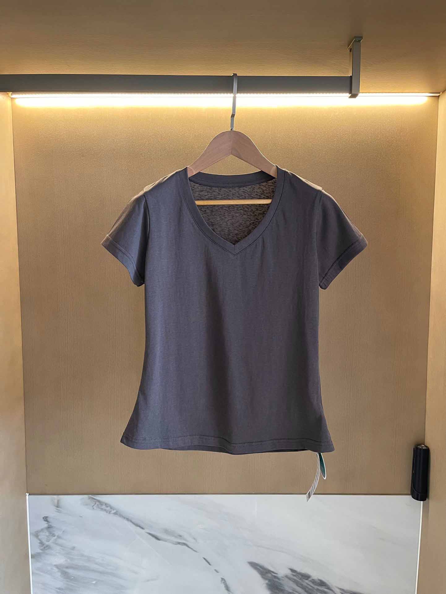 Women's New Casual Joker Four-color V-neck Short-sleeved T-shirt