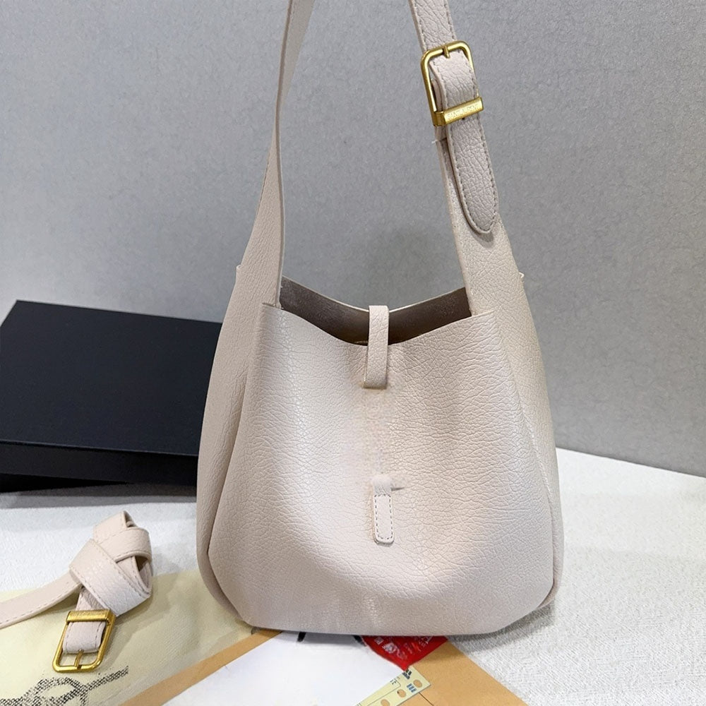 Women's New Temperament Joker Large Capacity Wide Shoulder Strap Shoulder Bag.