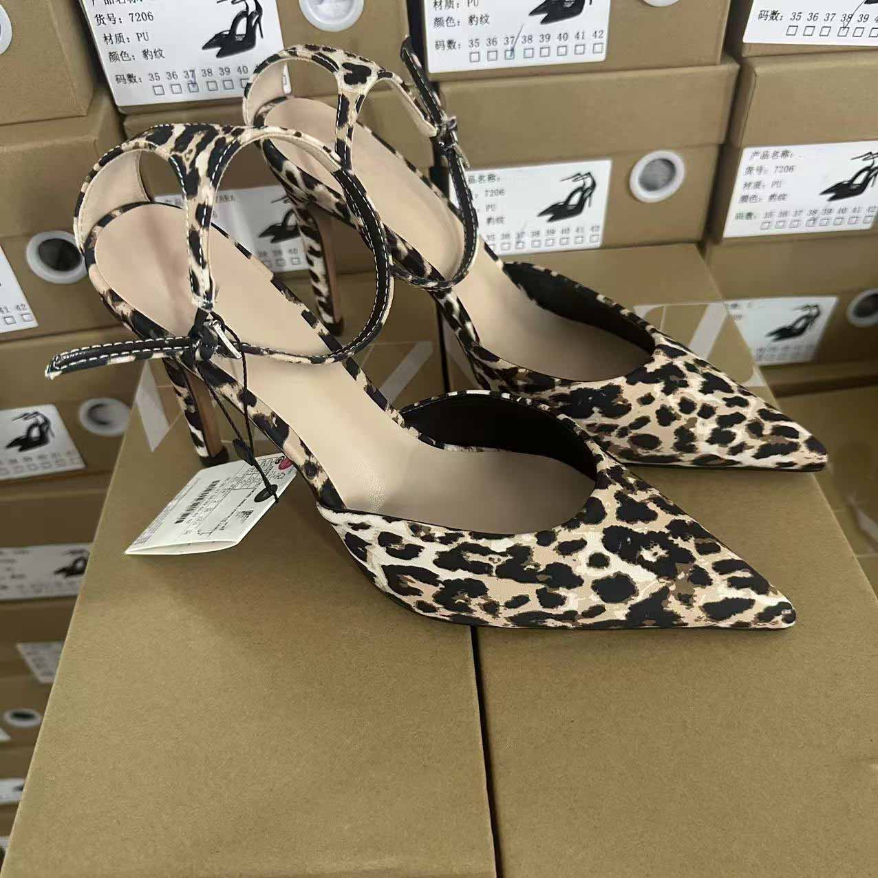 Women's New Fashion Joker Patent Leather Pointed Baotou Empty Shallow T-string High Heels.