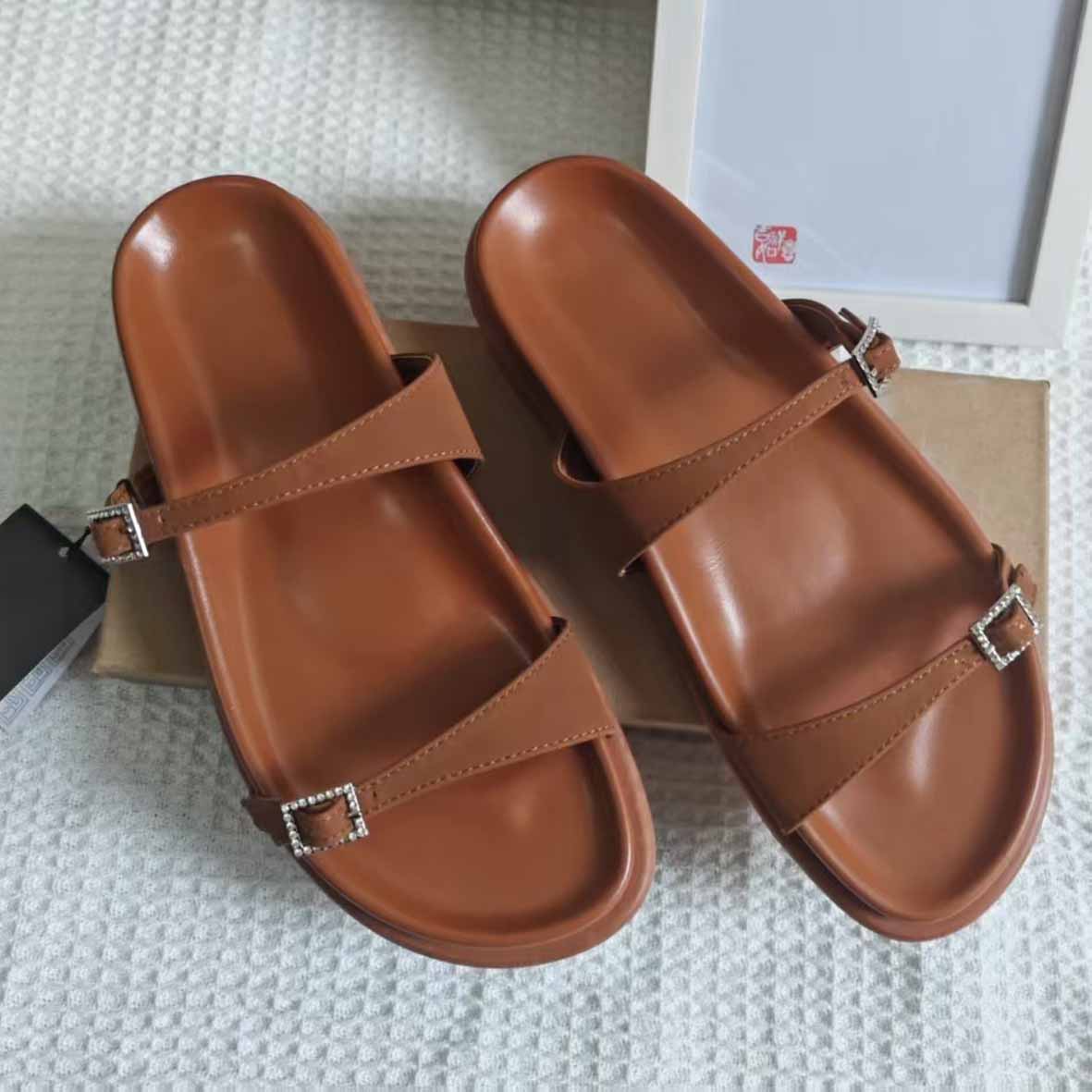 Women's New Fashion Casual Joker Flat Sandals with Buckle Rhinestone Women Drag Black Satin Fashion Flat Sandals.