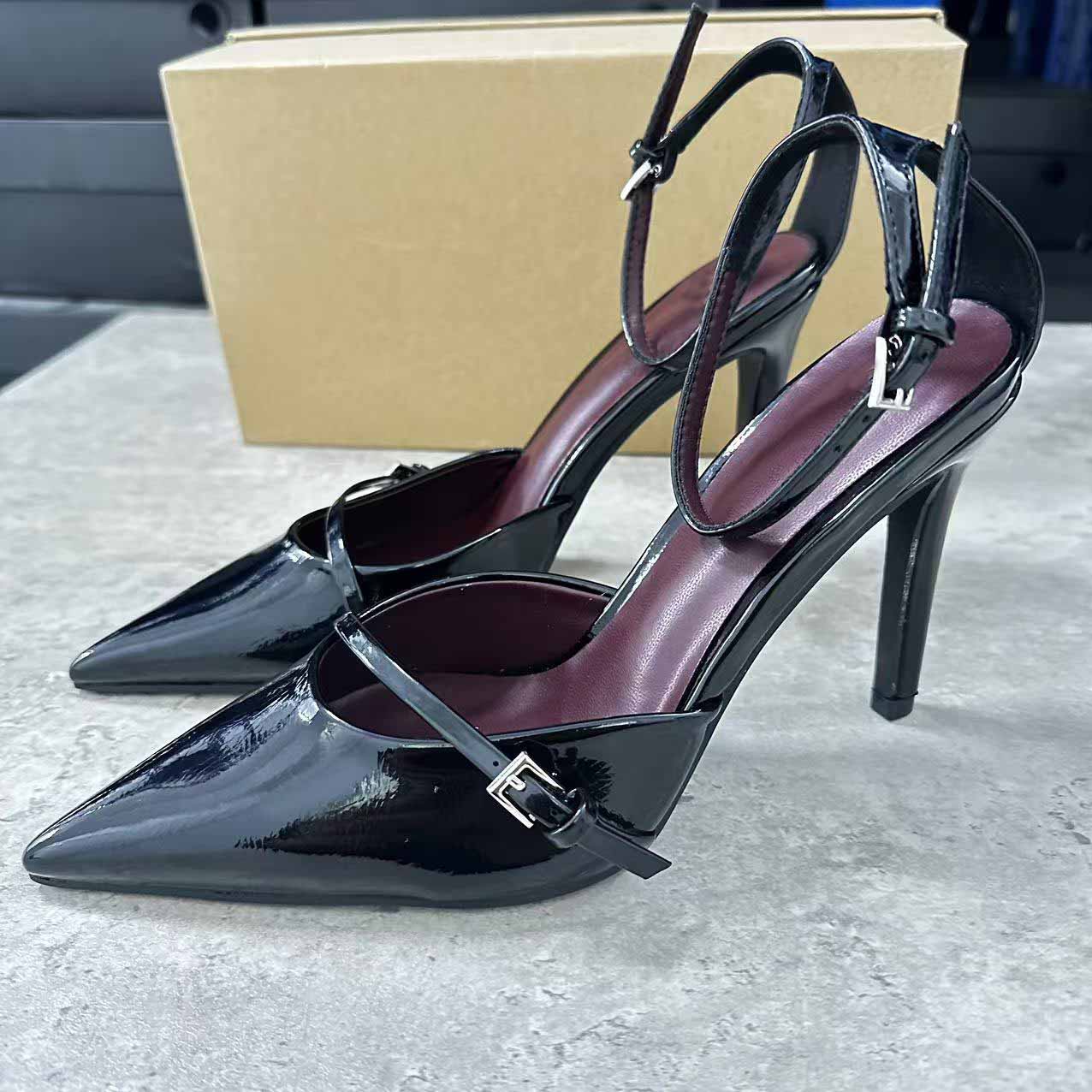 Women's New Fashion Joker Patent Leather Pointed Baotou Empty Shallow T-string High Heels.