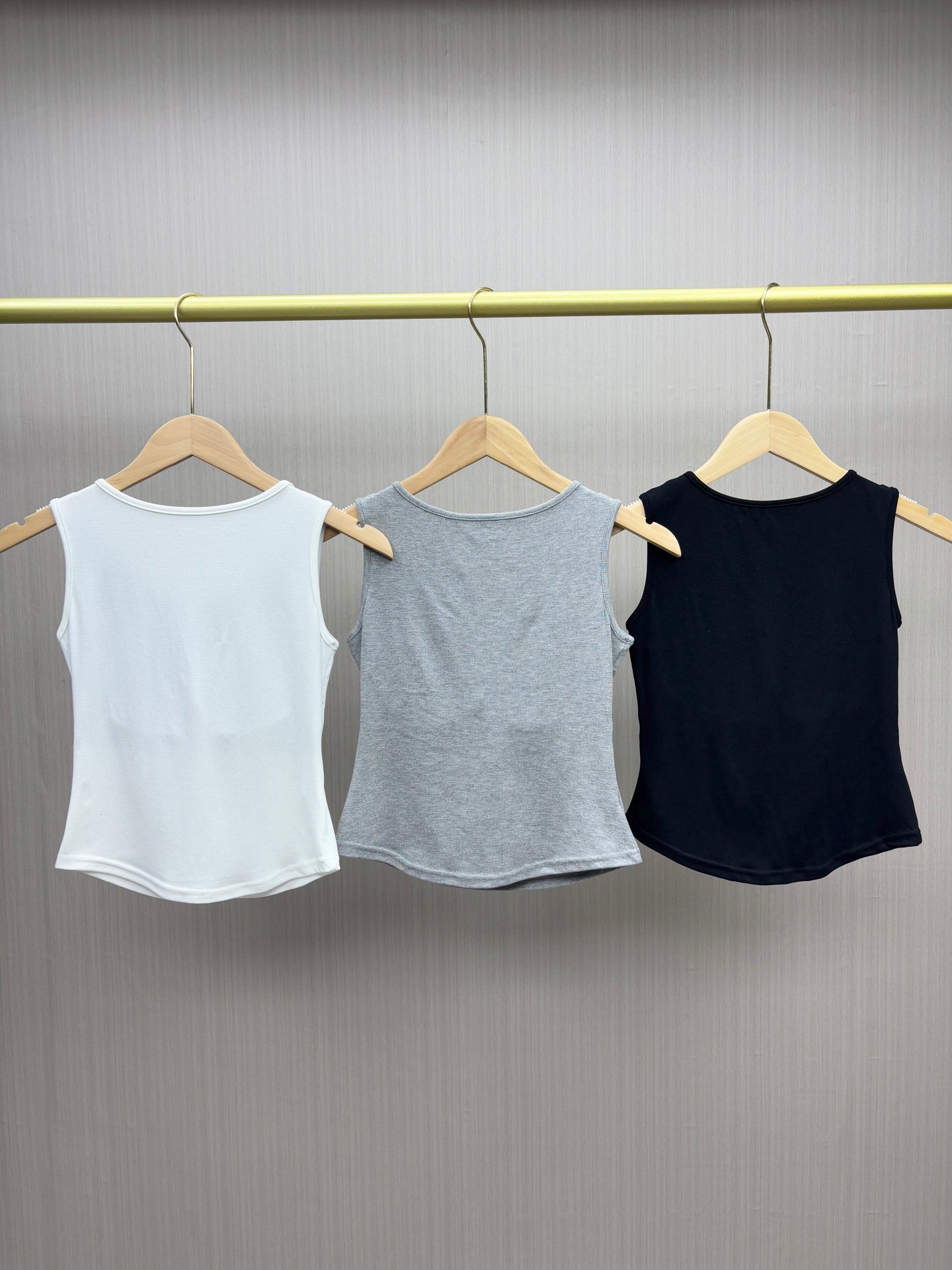 LU Women's New Fashion Casual Joker with Chest Pad One-piece Fixed Cup Bra Top Fake Two-piece Underwear Bottoming Vest.