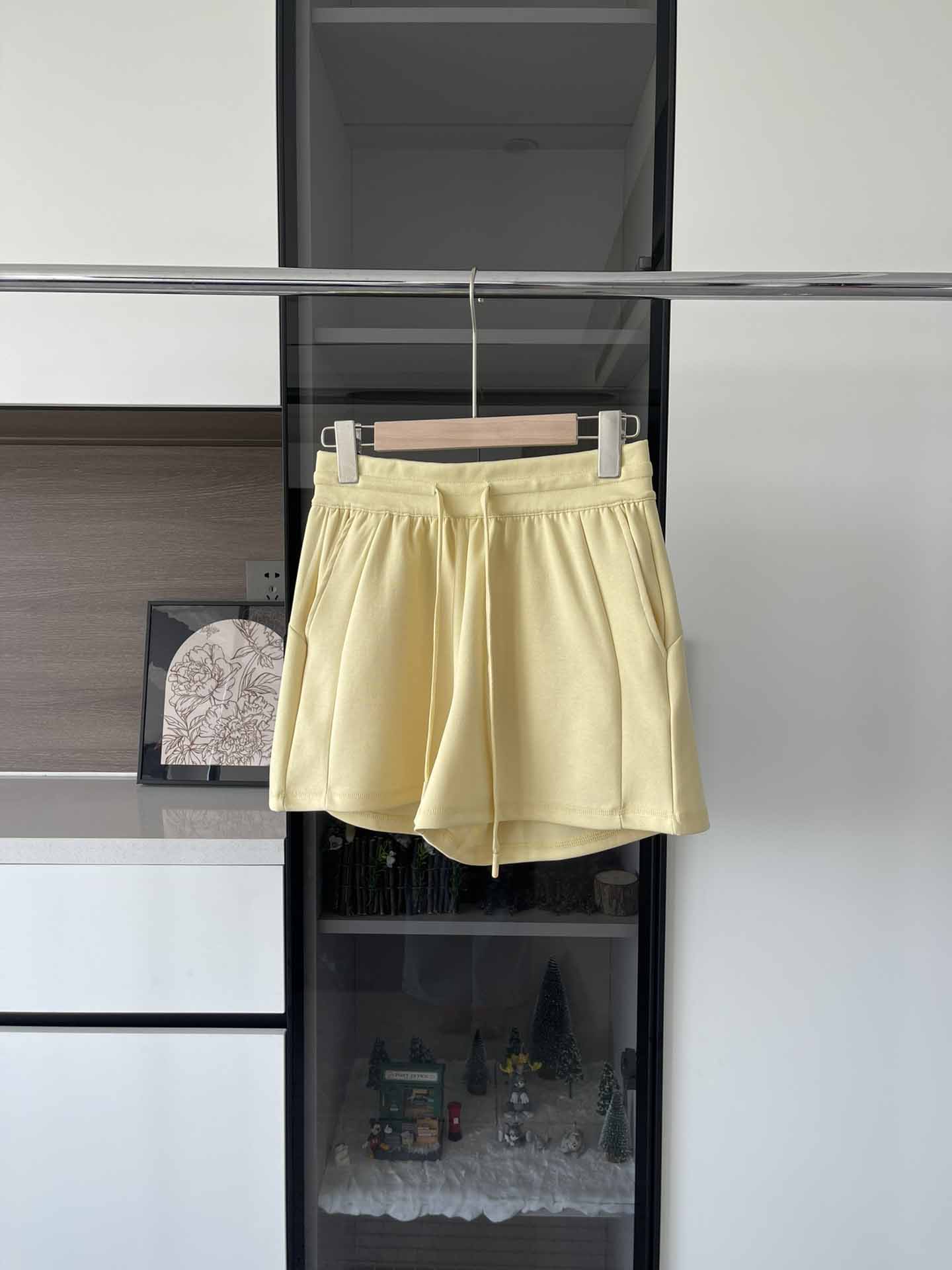 Women's New Joker Leisure Sports Elastic Waist Hip Shorts