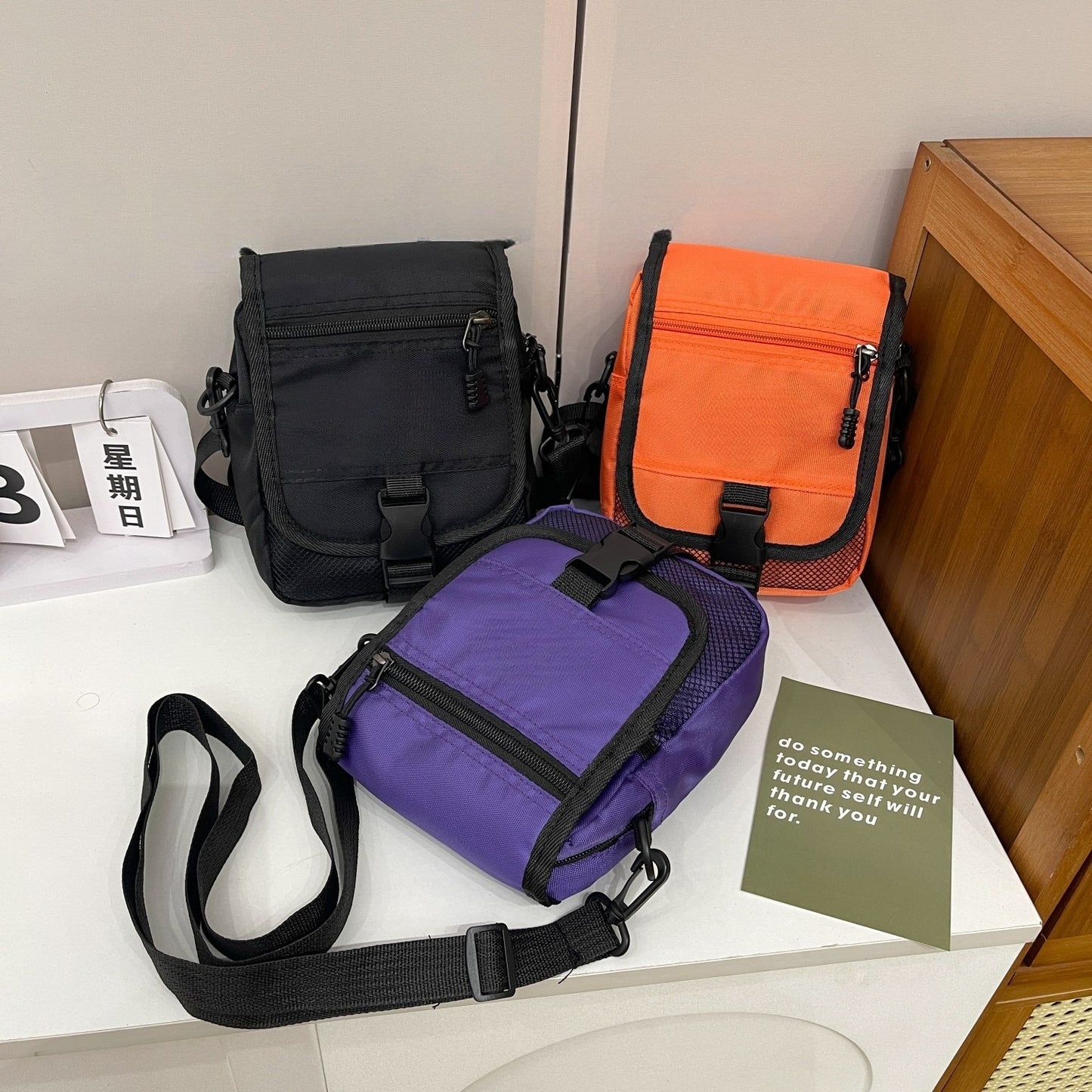 Men's and Women's Leisure Joker Sports Mobile Phone Bag with Adjustable Shoulder Strap Canvas Messenger Bag