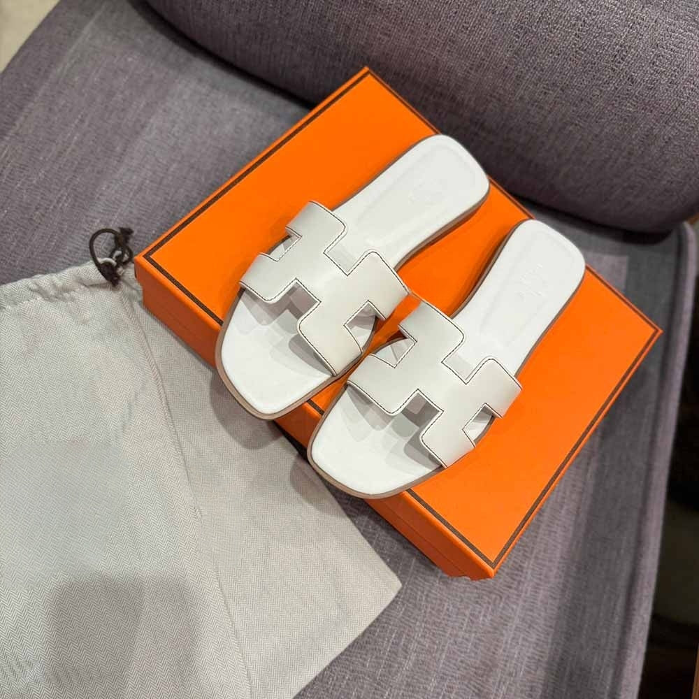 Women's New Fashion Casual Joker Thin Bottom Flat Slippers Sandals.