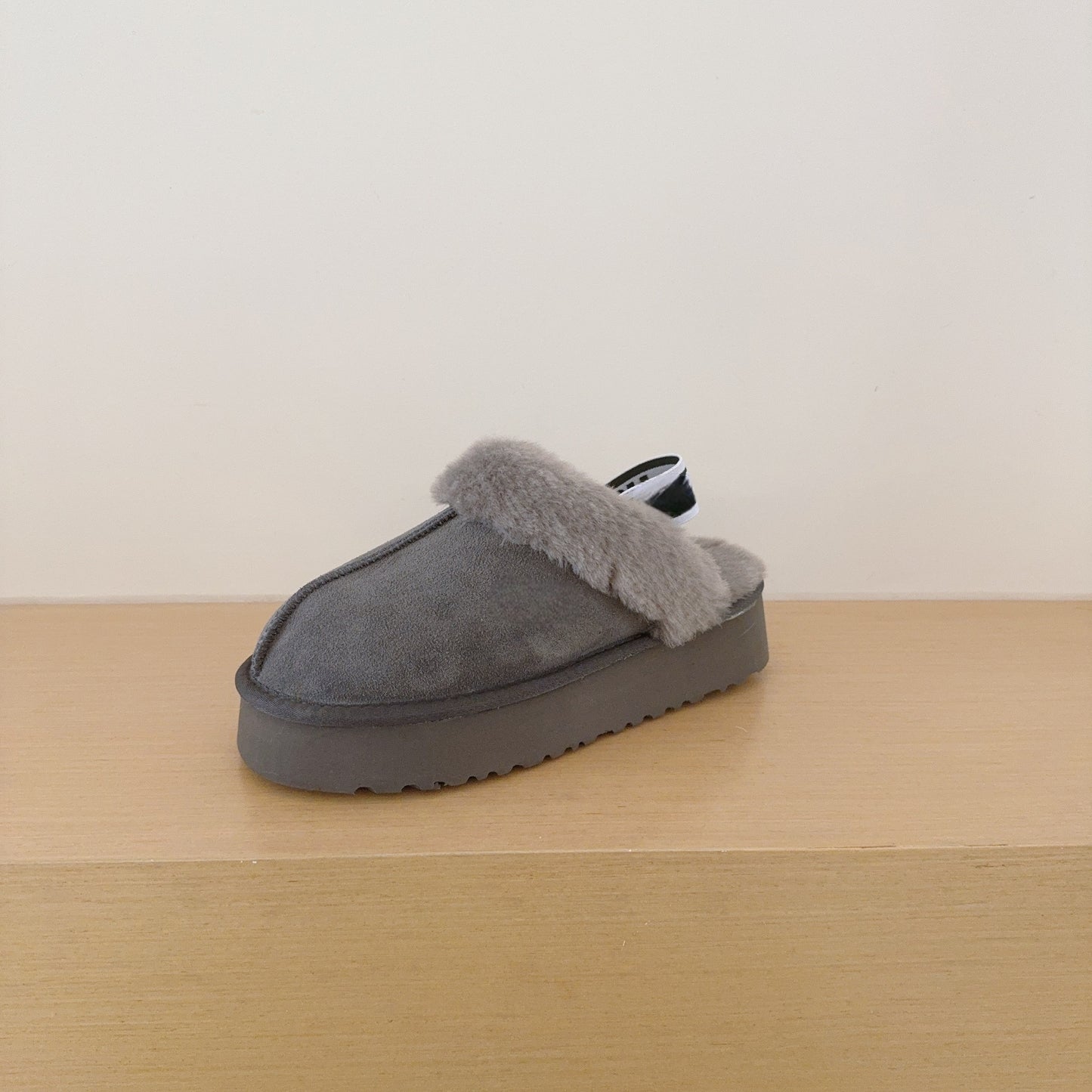 Women's new winter platform letter elastic belt slippers have a shoe box.