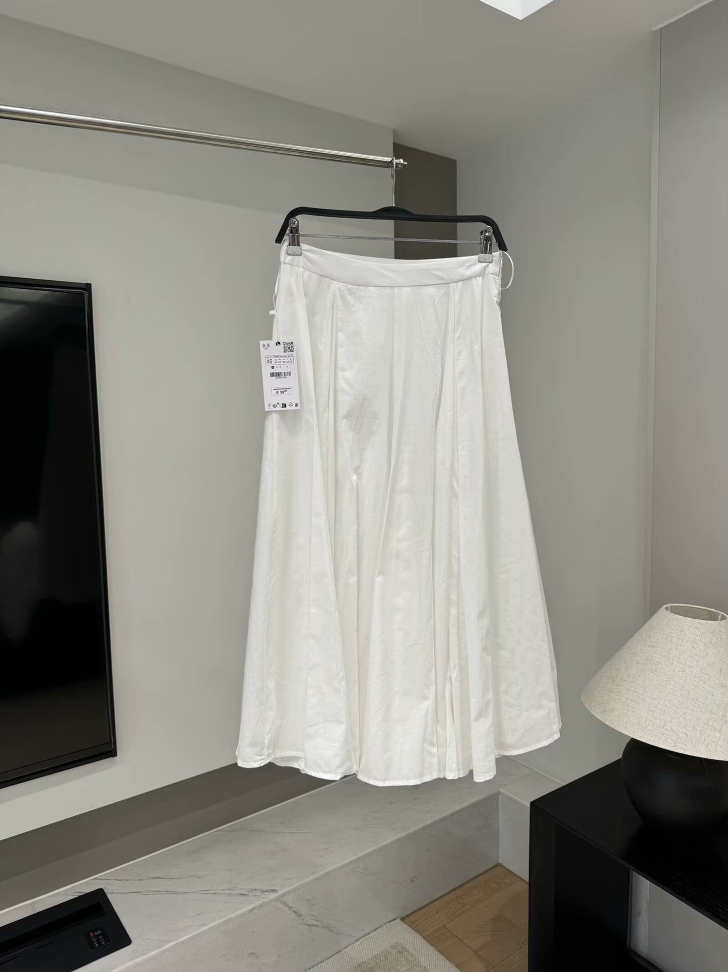 Women's New Fashion Temperament Joker Side Zipper Design Pleated Skirt Retro High Waist Skirt Women's Chic Skirt