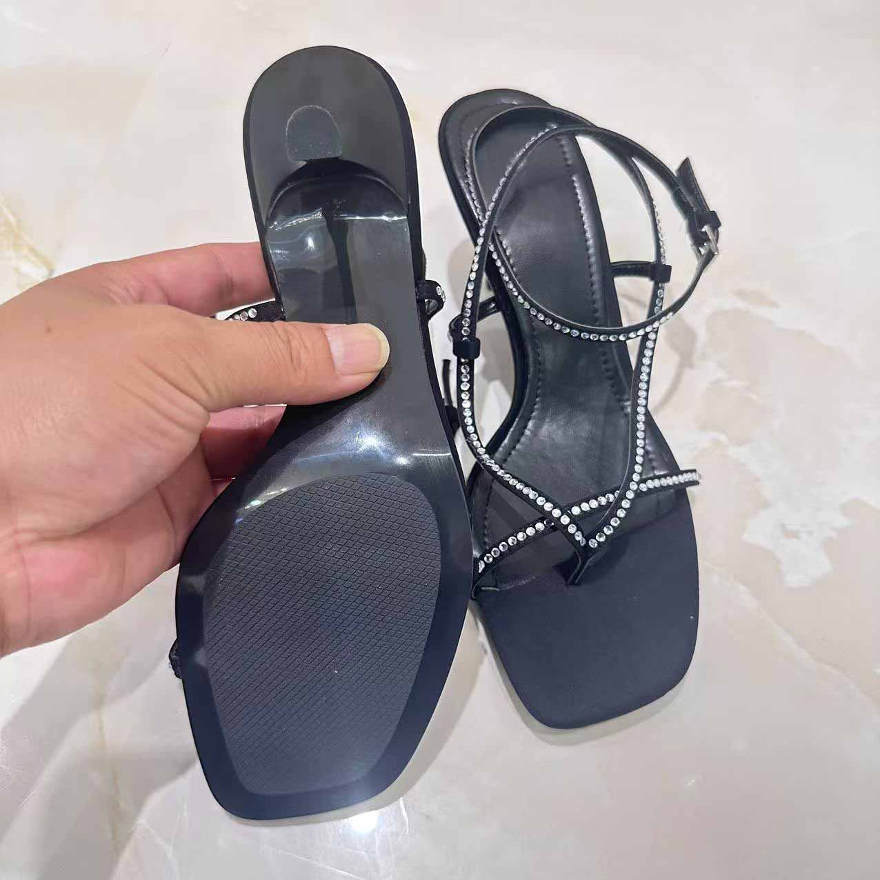 Women's New Fashion Joker Black Glossy Rhinestone Temperament Square Toe Clip with Stiletto Sandals.