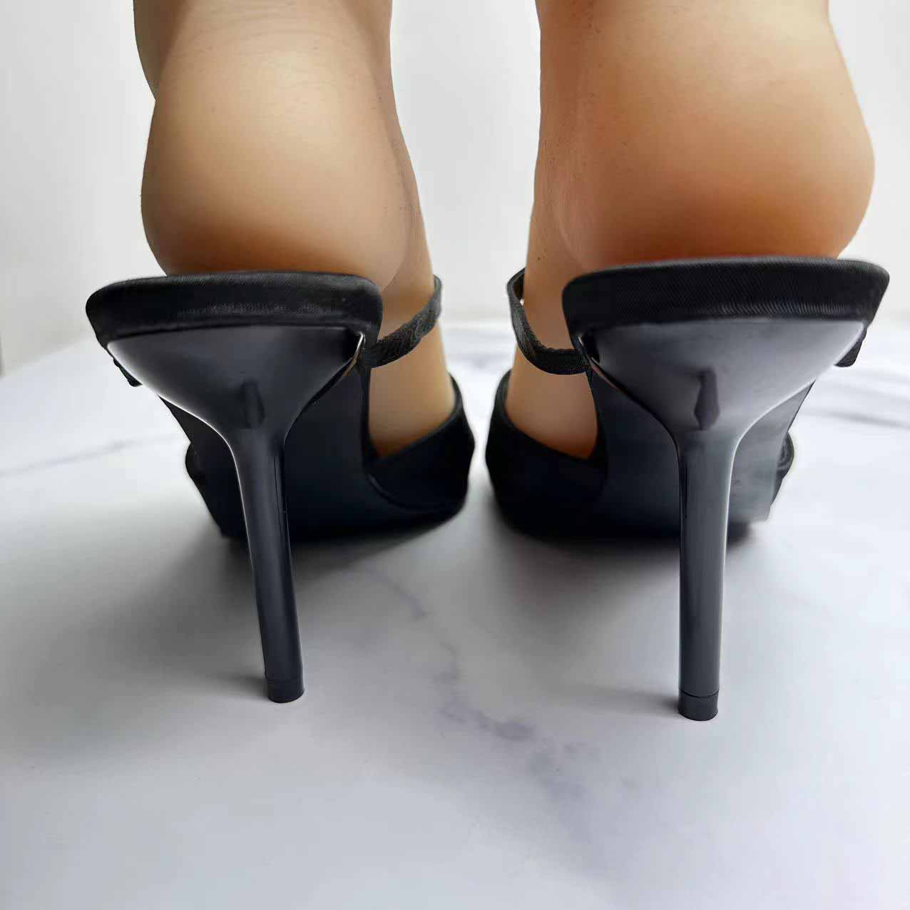 Women's New Fashion Joker Slim Square Toe Sexy Stiletto Sandals with High Heels.