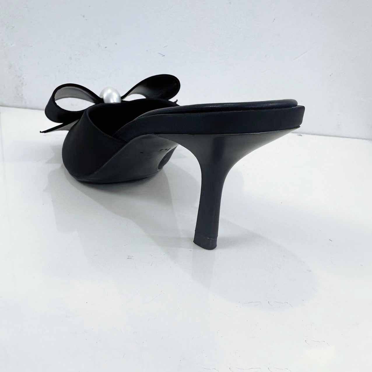 Women's New Fashion Joker Artificial Pearls and Black Satin Bows Adorn Pointed High-heeled Slippers.