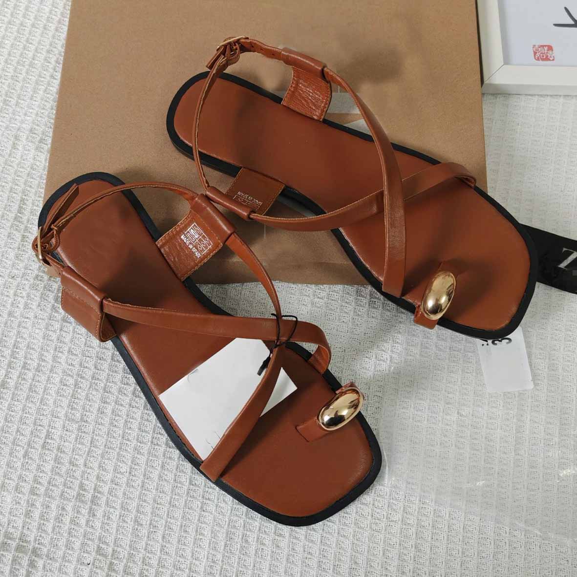 Women's New Fashion Casual Joker Flat Sandals Cross Strap Design Buckle Women's Shoes