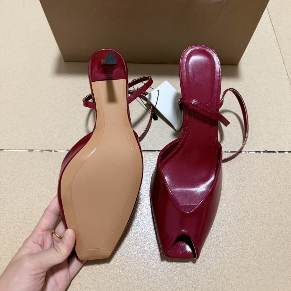 Women's New Fashion Joker Fish Mouth Woman's Head Temperament Mary Jane Shoes Commuter Stilettos.