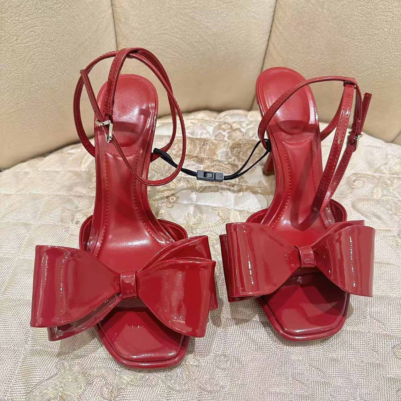 Women's New Fashion Joker Patent Leather Bow Decorated with Open Toe Square Toe High Heel Square Toe Sandals.