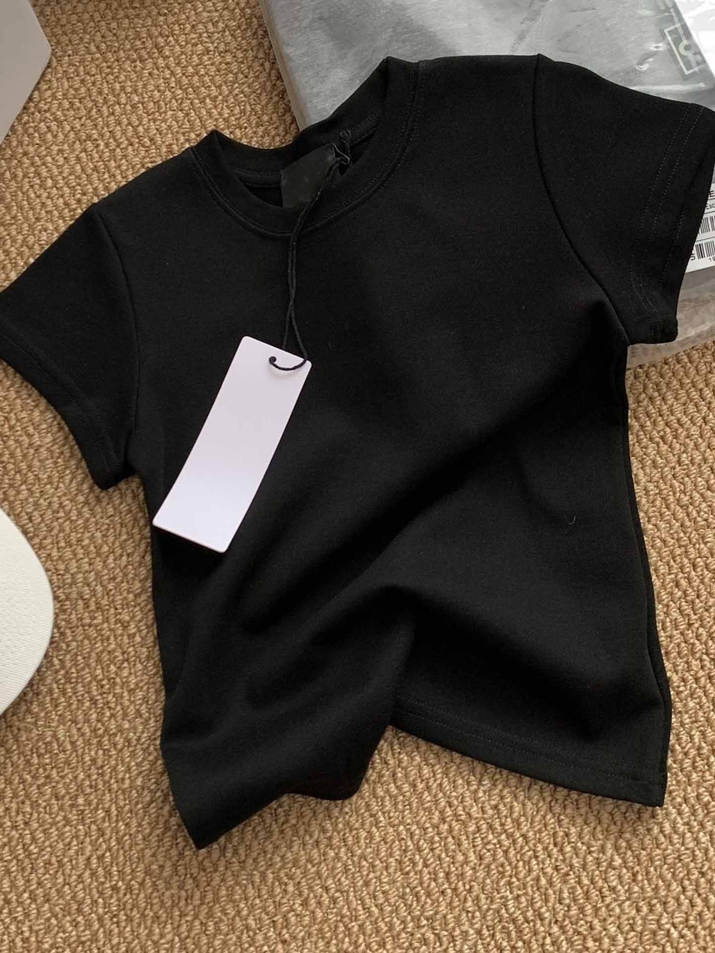 New spring and summer short-sleeved T-shirts for women, slim design, fashionable and versatile tops