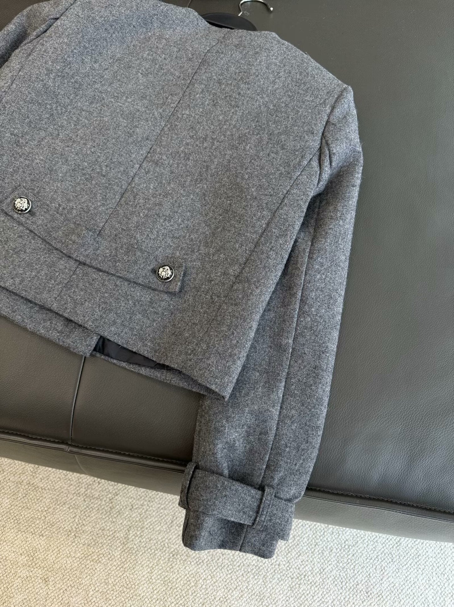 Set Women's 2 Pieces of New Fashion Double-breasted Wool Blended Short Coat Retro Long-sleeved Women's Coat+pleated Design Mini Skirt Set