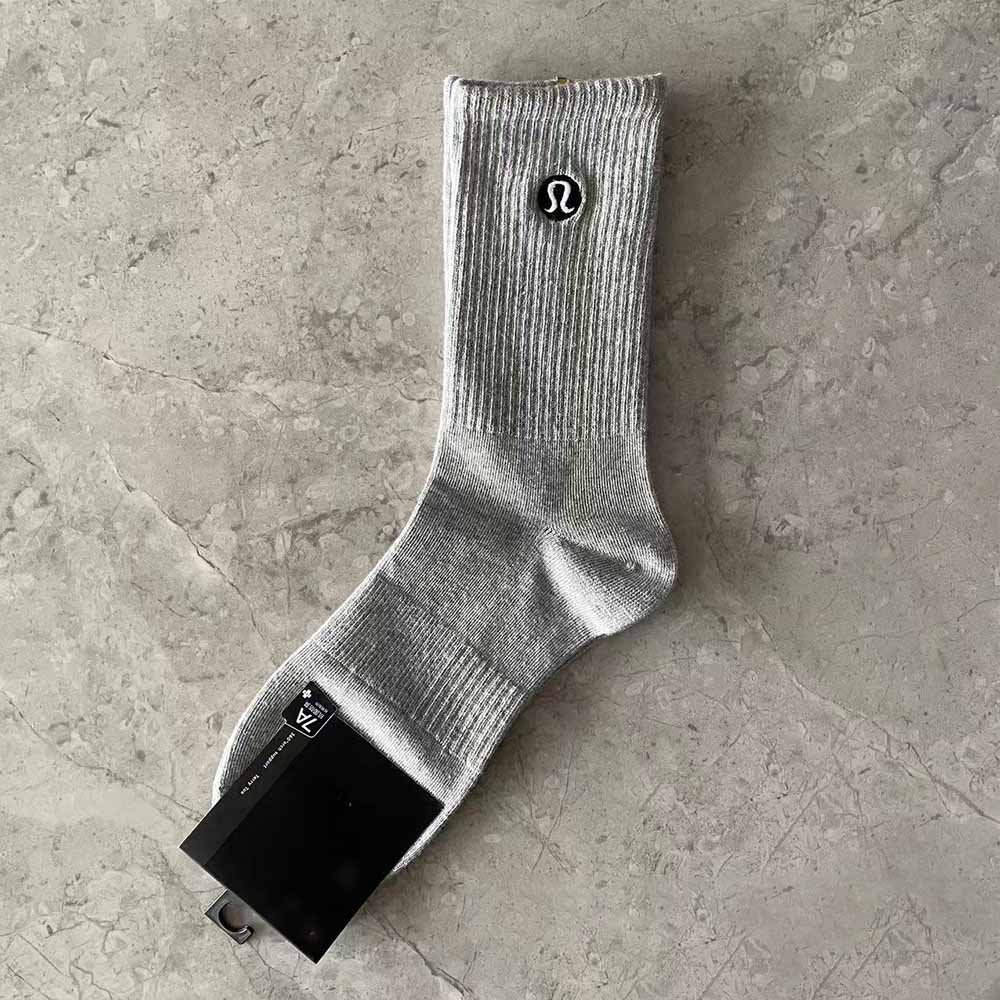 Men's and Women's New Socks Three Bars Fashion Joker Pile Socks, Embroidered Socks Black, White, Gray and Solid Color Leisure Socks.