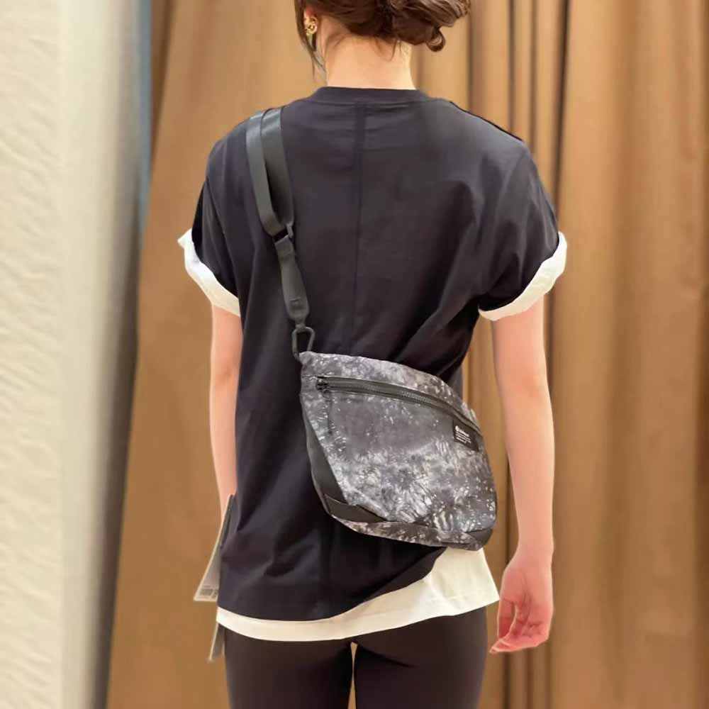 Women's new fashion leisure diagonal shoulder multi-functional leisure bag outdoor diagonal bag+zipper-type large-capacity travel pockets