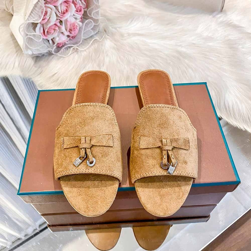 Women's New Temperament Joker Velvet Tassel Pendant Decorated with Thin Slippers and Sandals.