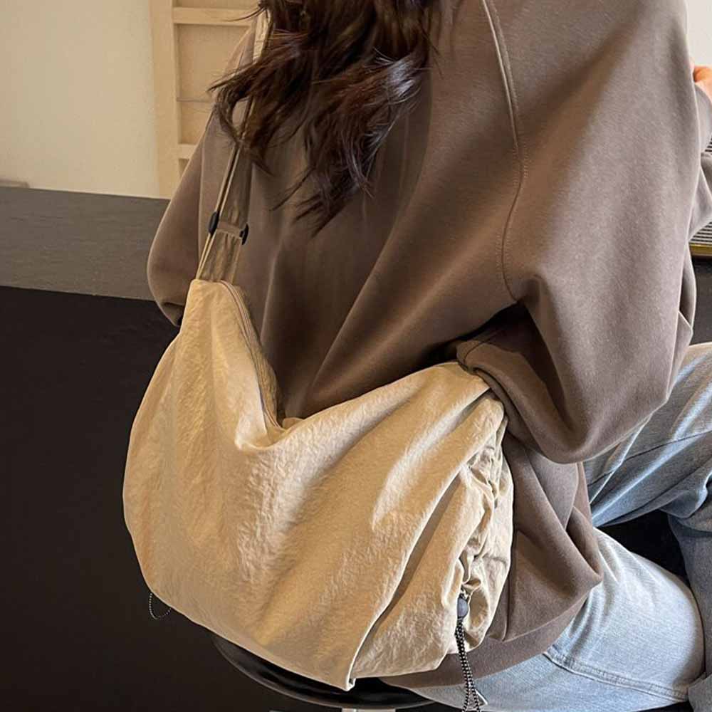 Women's New Joker Lightweight Messenger Bag Sports Fashion Canvas Bag Large Capacity Commuter Shoulder Bag