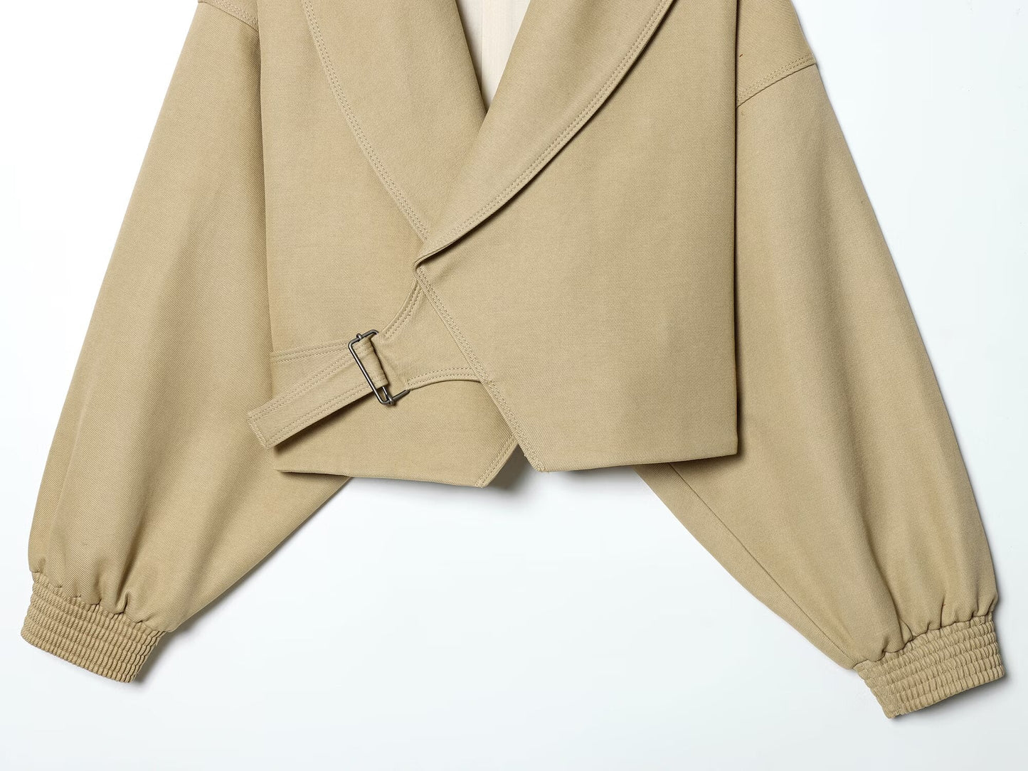 Women's long sleeved lapel short Coat