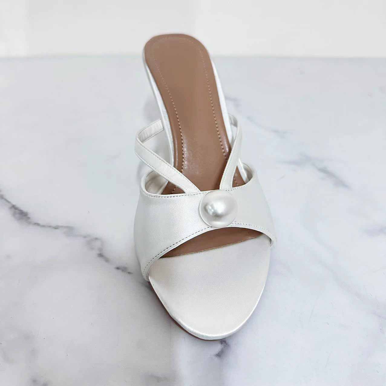 Women's New Fashion Joker Artificial Pearl High-heeled Round Toe Fashion High-heeled Sandals.
