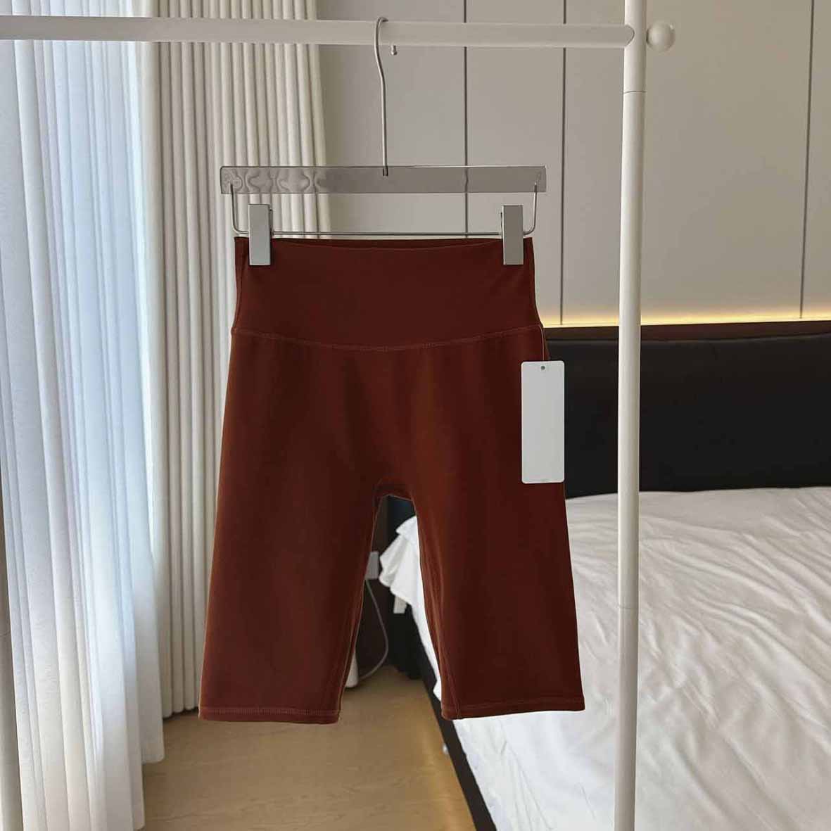 Women's New Yoga Clothes, Casual and Versatile Sports, High Waist Shorts, Five-point Pants, High Elastic Tight Yoga Pants.