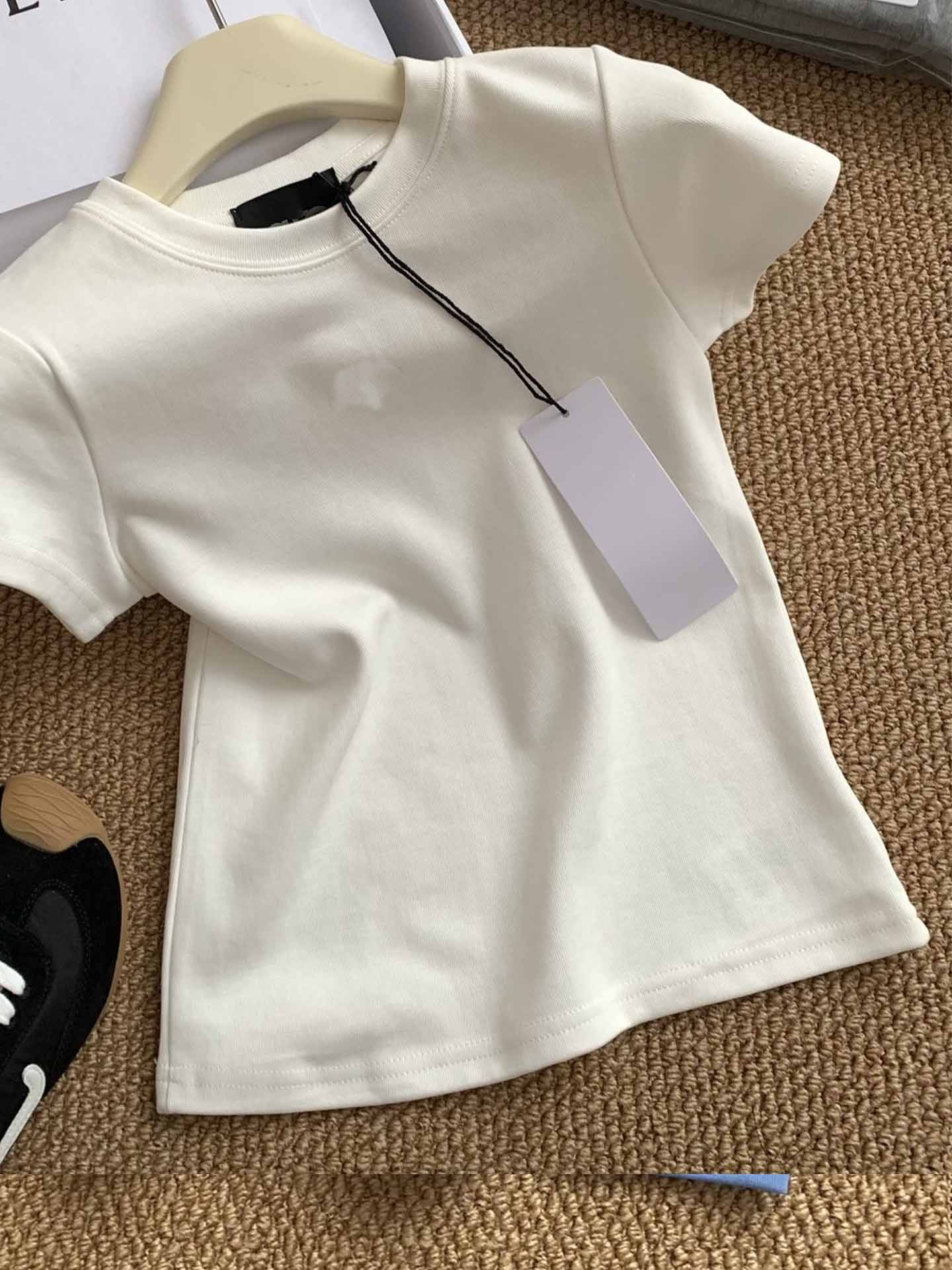 New spring and summer short-sleeved T-shirts for women, slim design, fashionable and versatile tops
