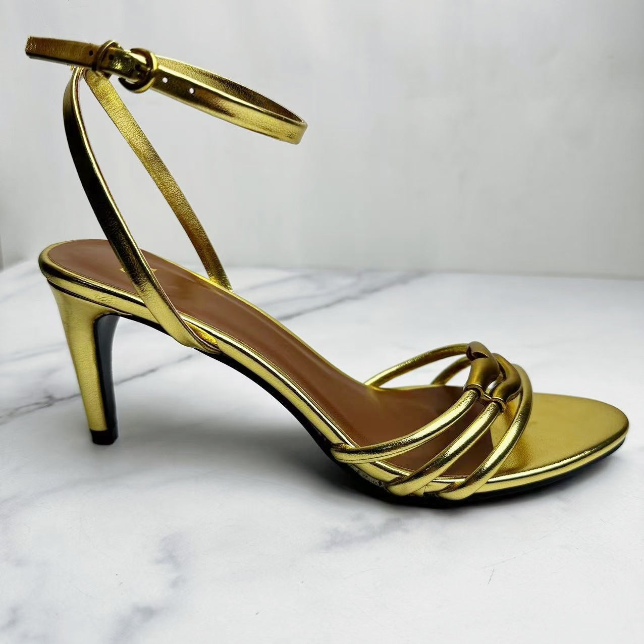 Women's New Fashion Joker High-heeled High-heeled Sandals with Thin Heels and Straps.