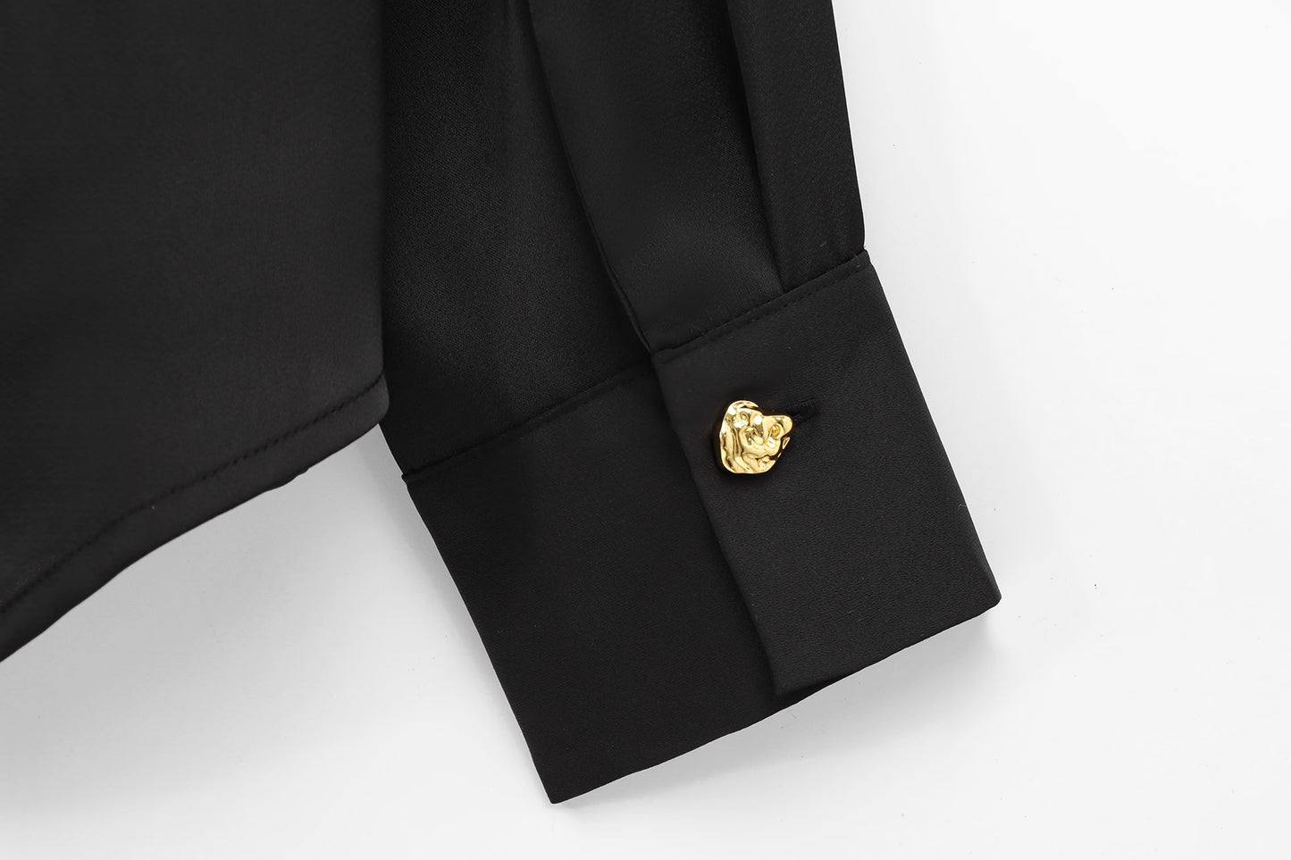 Women's New World Bank Temperament Joker Metal Button Blouses Retro Long Sleeve Button Blouses Chic Tops.