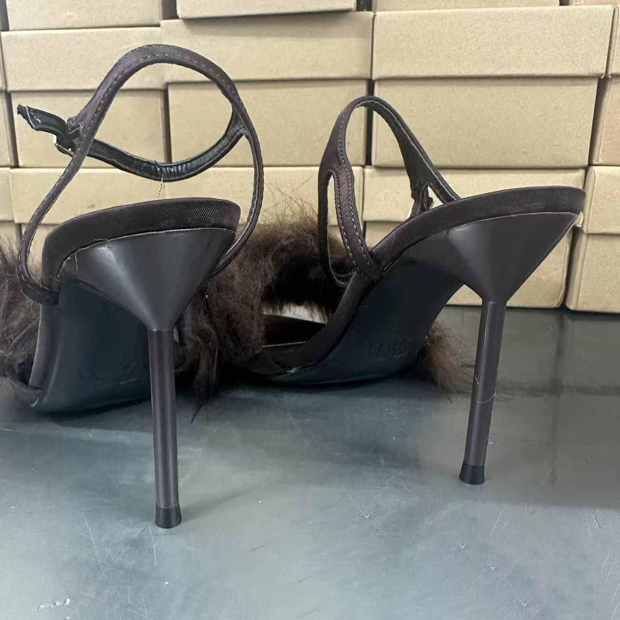 Women's New Fashion with Super High-heeled Temperament Mao Mao Decorative High-heeled Sandals.