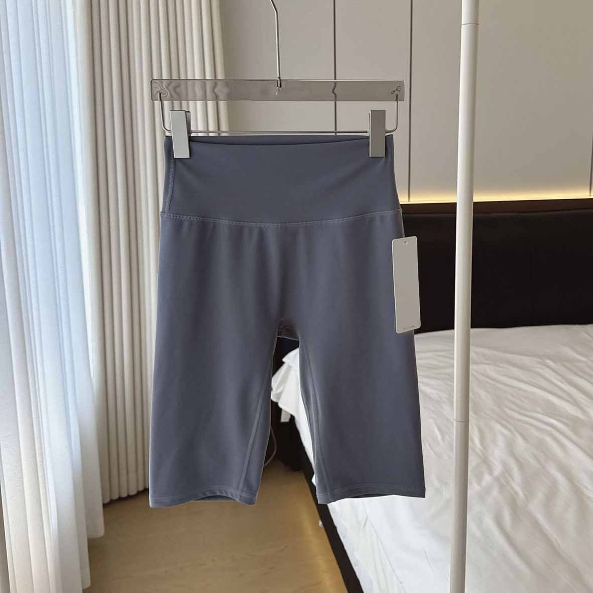Women's New Yoga Clothes, Casual and Versatile Sports, High Waist Shorts, Five-point Pants, High Elastic Tight Yoga Pants.