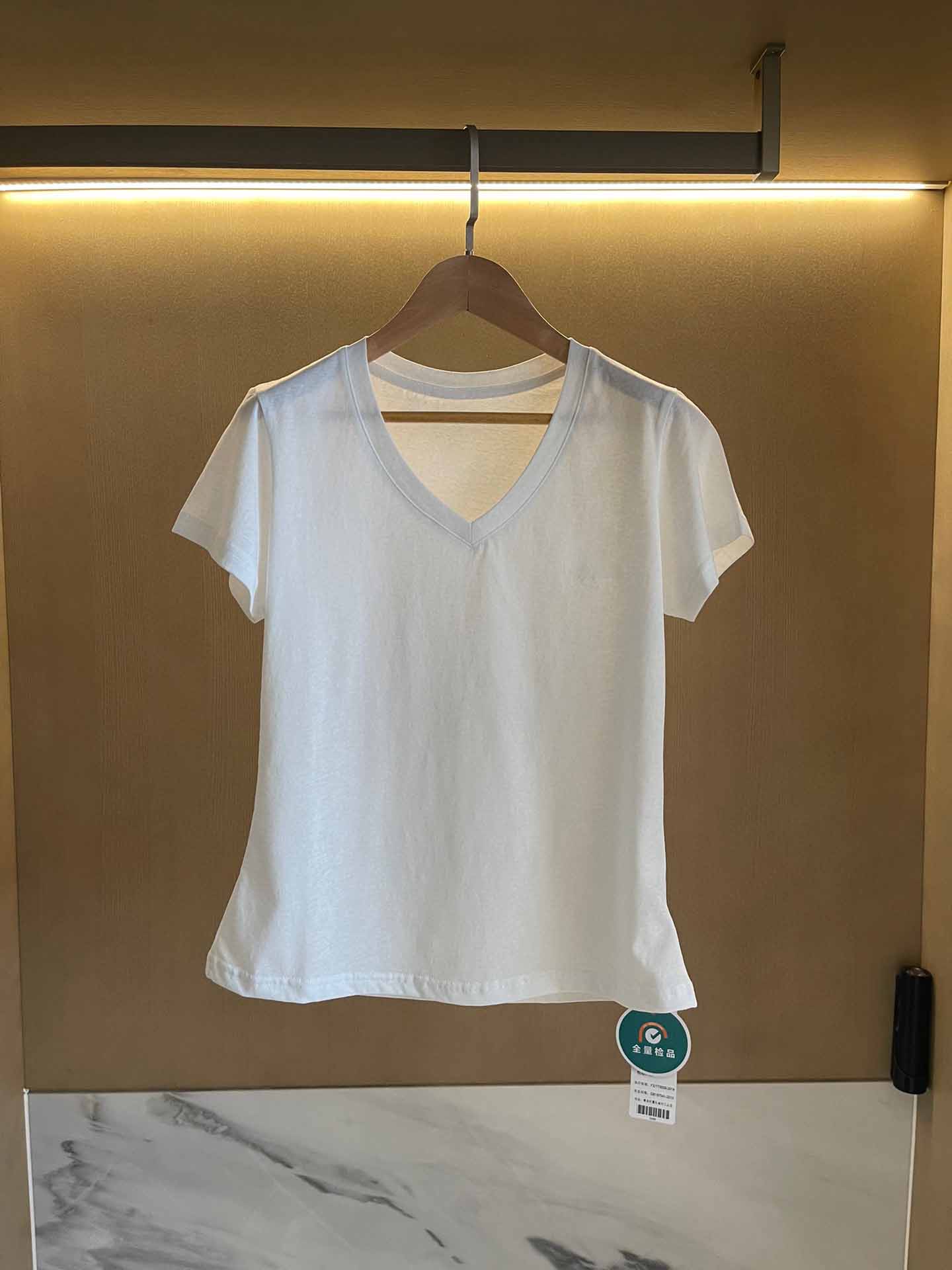 Women's New Casual Joker Four-color V-neck Short-sleeved T-shirt