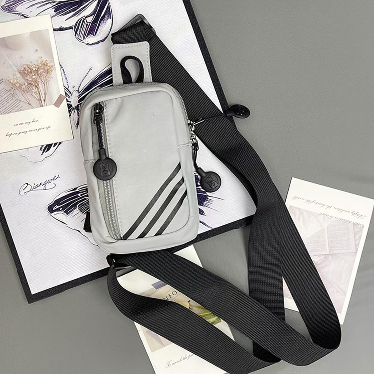 Men's and Women's Casual Joker Sports Adjustable Shoulder Strap Mini Mobile Phone Messenger Bag