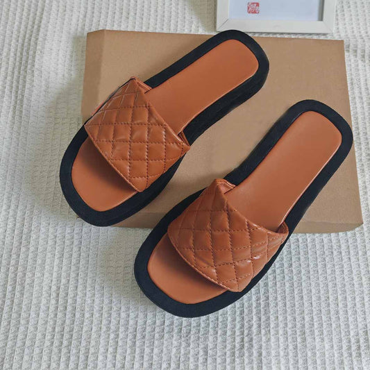 Women's New Fashion Casual Joker Flat Shoes Comfortable Joker Ladies Platform Slippers.