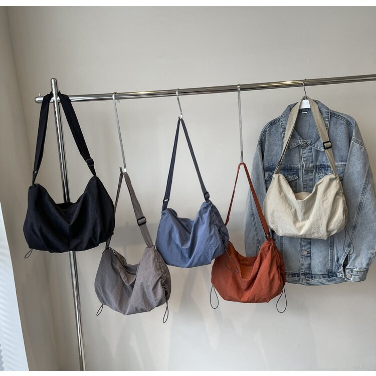 Women's New Joker Lightweight Messenger Bag Sports Fashion Canvas Bag Large Capacity Commuter Shoulder Bag