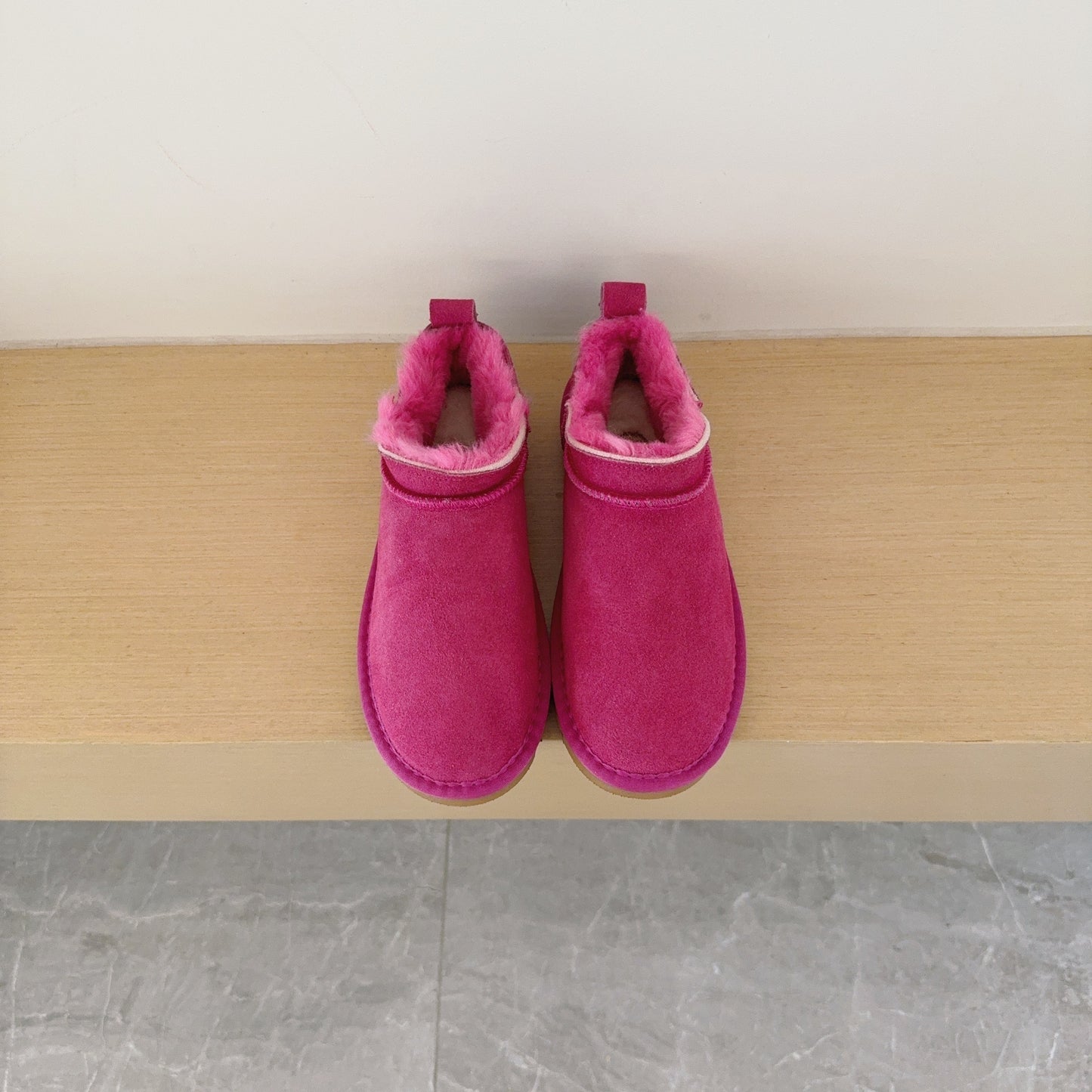 Women's new winter slope short snow boots have a shoe box