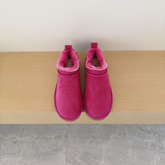 Women's new winter slope short snow boots have a shoe box