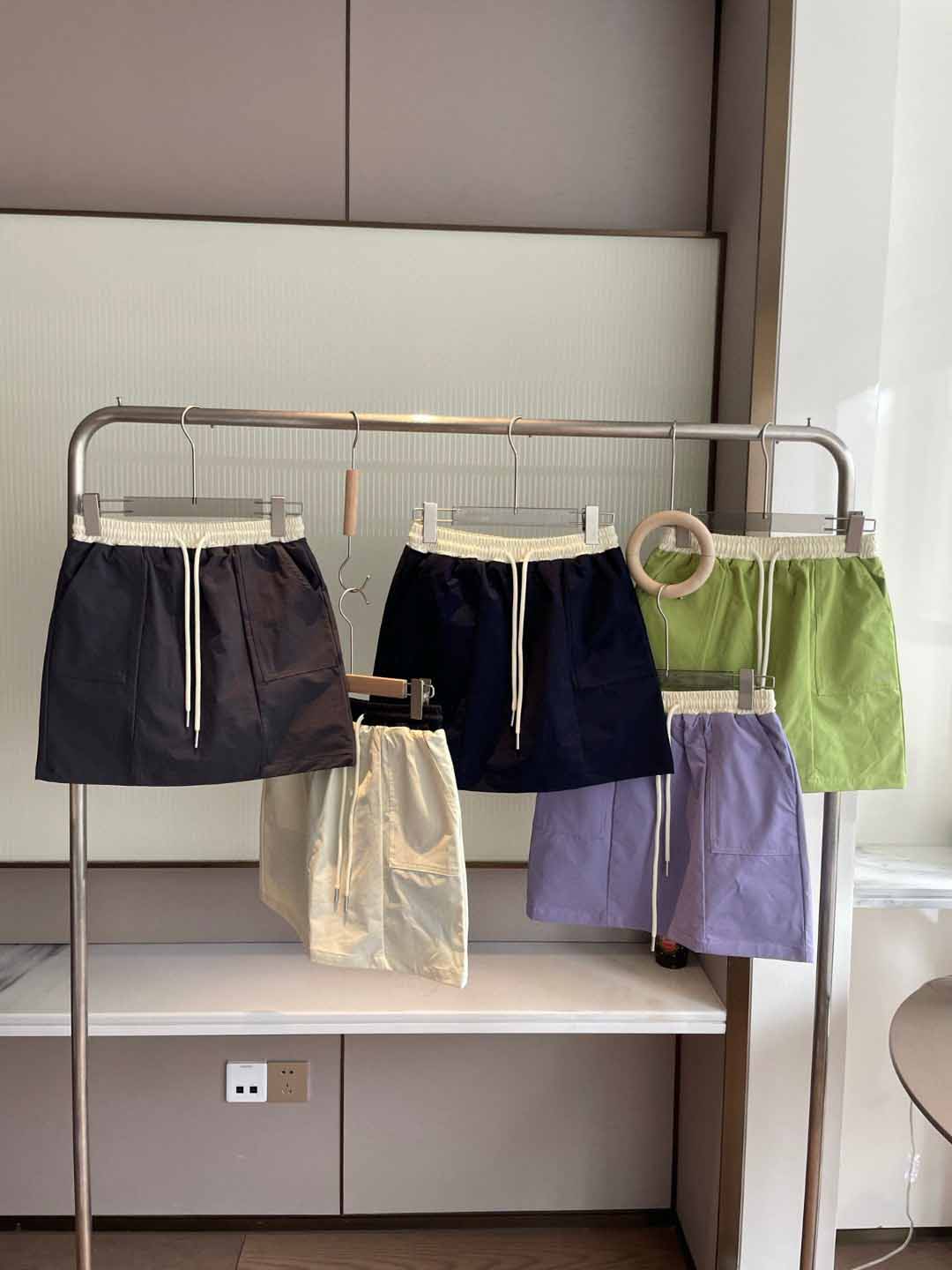 Women's New Fashion Casual Joker Reflective Letter Printing Elastic Waist Outdoor Woven Tooling Skirt Ladies Pants Skirt.